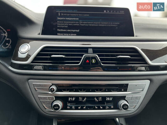Черный БМВ 7 Серия, объемом двигателя 3 л и пробегом 75 тыс. км за 59000 $, фото 24 на Automoto.ua