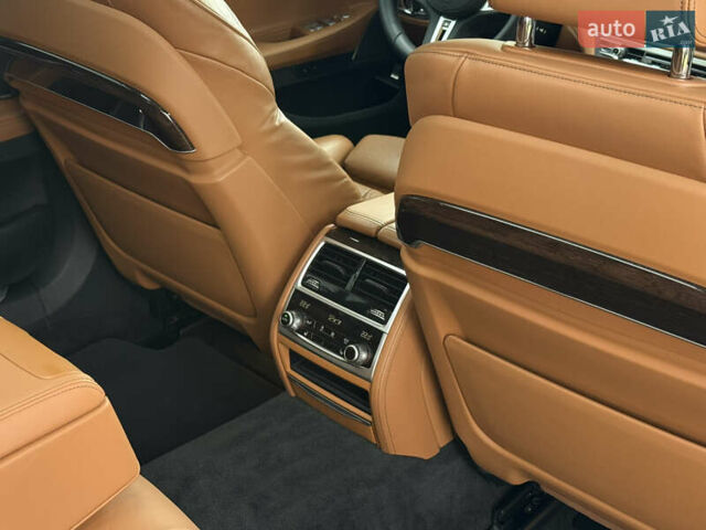 Черный БМВ 7 Серия, объемом двигателя 3 л и пробегом 83 тыс. км за 55000 $, фото 35 на Automoto.ua