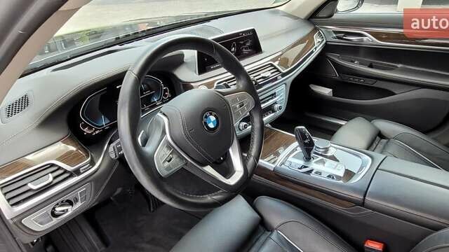 Черный БМВ 7 Серия, объемом двигателя 3 л и пробегом 83 тыс. км за 68600 $, фото 15 на Automoto.ua