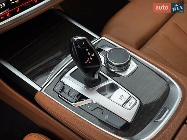 Черный БМВ 7 Серия, объемом двигателя 3 л и пробегом 129 тыс. км за 47750 $, фото 39 на Automoto.ua