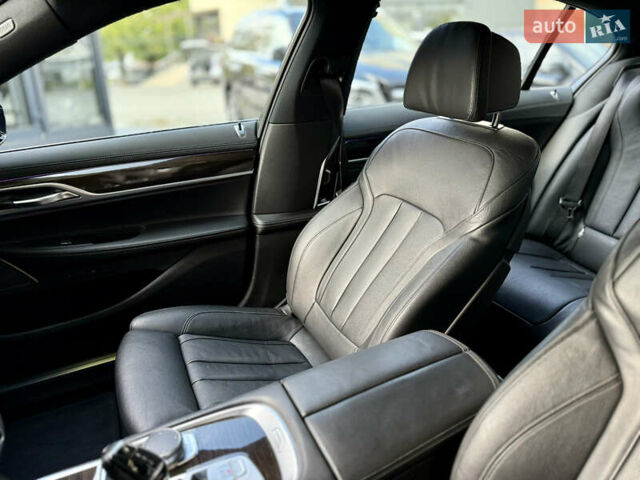 Чорний БМВ 7 Серія, об'ємом двигуна 3 л та пробігом 168 тис. км за 42000 $, фото 27 на Automoto.ua