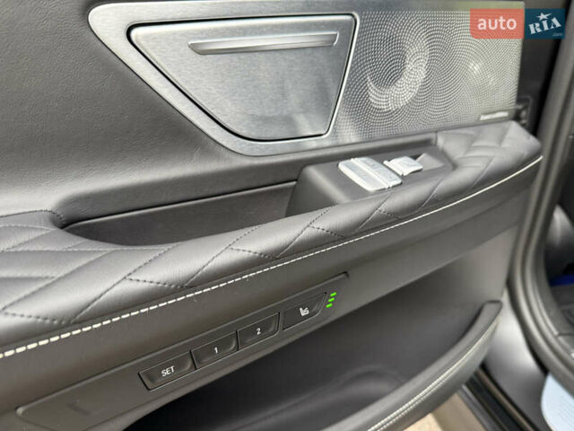 Черный БМВ 7 Серия, объемом двигателя 3 л и пробегом 107 тыс. км за 74950 $, фото 113 на Automoto.ua