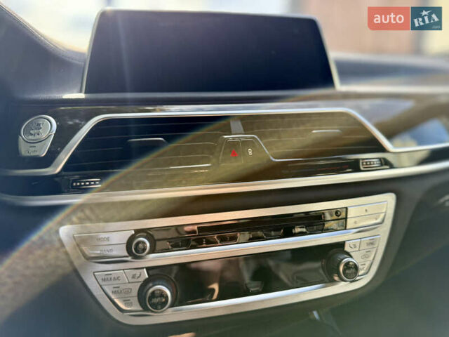 Чорний БМВ 7 Серія, об'ємом двигуна 3 л та пробігом 168 тис. км за 42000 $, фото 20 на Automoto.ua