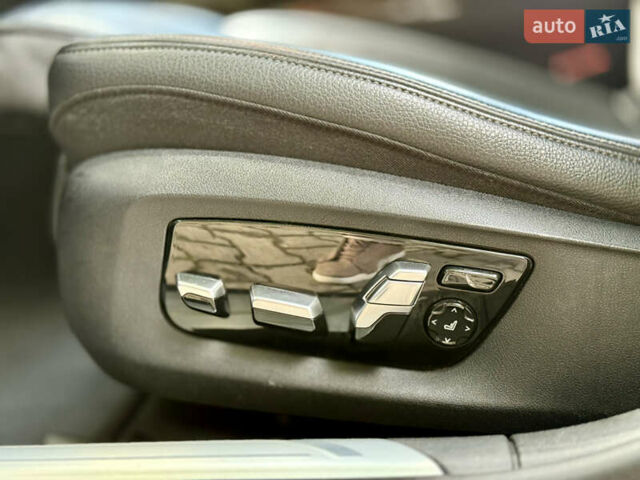 Чорний БМВ 7 Серія, об'ємом двигуна 3 л та пробігом 168 тис. км за 42000 $, фото 26 на Automoto.ua