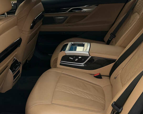 Черный БМВ 7 Серия, объемом двигателя 3 л и пробегом 94 тыс. км за 68900 $, фото 9 на Automoto.ua