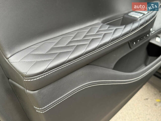 Черный БМВ 7 Серия, объемом двигателя 3 л и пробегом 107 тыс. км за 74950 $, фото 37 на Automoto.ua