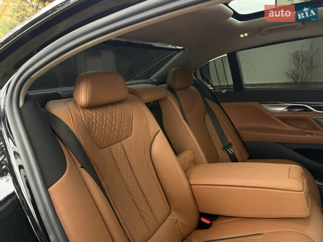 Черный БМВ 7 Серия, объемом двигателя 3 л и пробегом 83 тыс. км за 55000 $, фото 33 на Automoto.ua