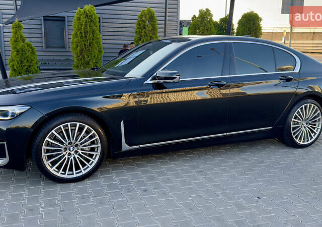 Черный БМВ 7 Серия, объемом двигателя 2.99 л и пробегом 105 тыс. км за 59900 $, фото 5 на Automoto.ua