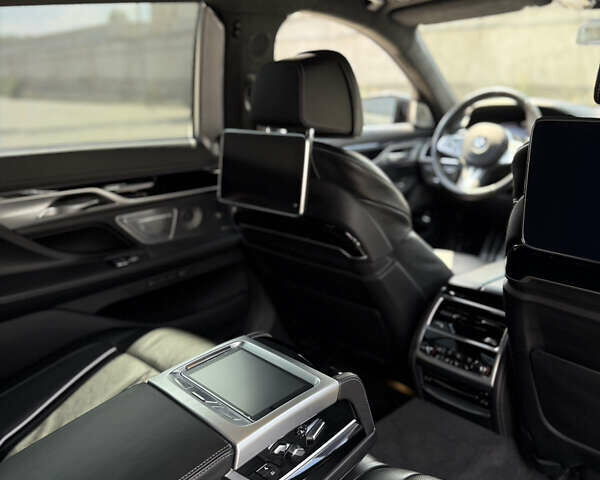 Черный БМВ 7 Серия, объемом двигателя 2.99 л и пробегом 68 тыс. км за 83000 $, фото 13 на Automoto.ua