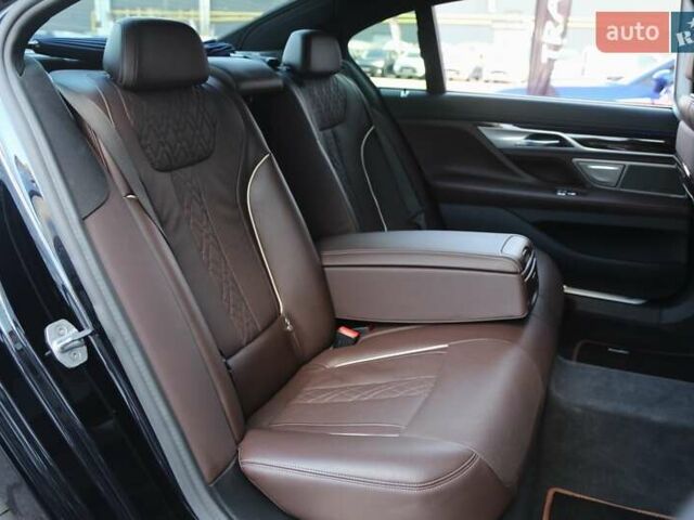 Черный БМВ 7 Серия, объемом двигателя 4.39 л и пробегом 38 тыс. км за 63000 $, фото 10 на Automoto.ua