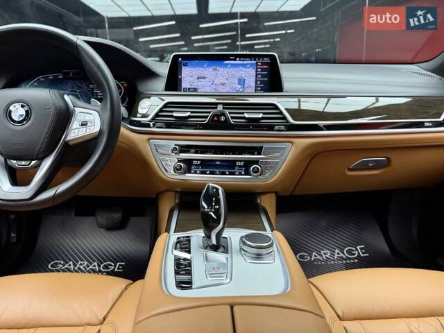 Черный БМВ 7 Серия, объемом двигателя 3 л и пробегом 109 тыс. км за 73900 $, фото 34 на Automoto.ua