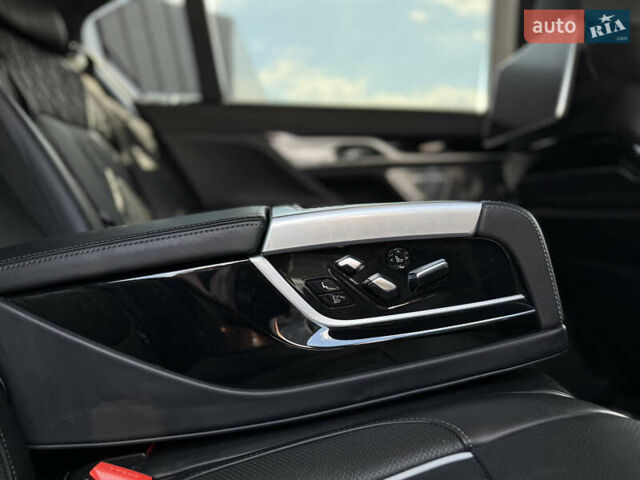 Черный БМВ 7 Серия, объемом двигателя 2.99 л и пробегом 68 тыс. км за 83000 $, фото 17 на Automoto.ua