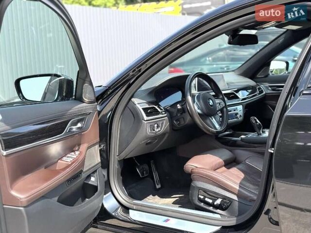 Черный БМВ 7 Серия, объемом двигателя 3 л и пробегом 97 тыс. км за 48999 $, фото 17 на Automoto.ua