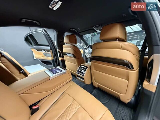 Черный БМВ 7 Серия, объемом двигателя 3 л и пробегом 109 тыс. км за 73900 $, фото 52 на Automoto.ua