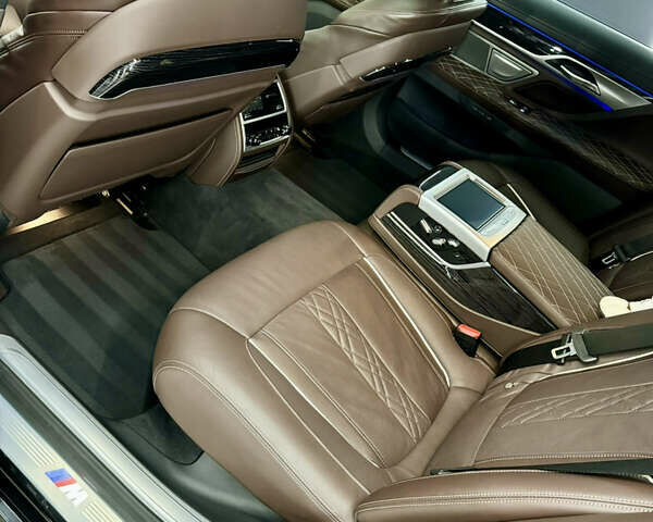 Черный БМВ 7 Серия, объемом двигателя 2.99 л и пробегом 130 тыс. км за 73000 $, фото 30 на Automoto.ua