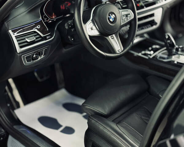 Черный БМВ 7 Серия, объемом двигателя 4.39 л и пробегом 60 тыс. км за 59000 $, фото 28 на Automoto.ua