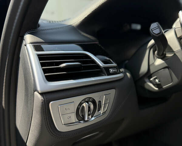 Черный БМВ 7 Серия, объемом двигателя 2.99 л и пробегом 68 тыс. км за 83000 $, фото 20 на Automoto.ua