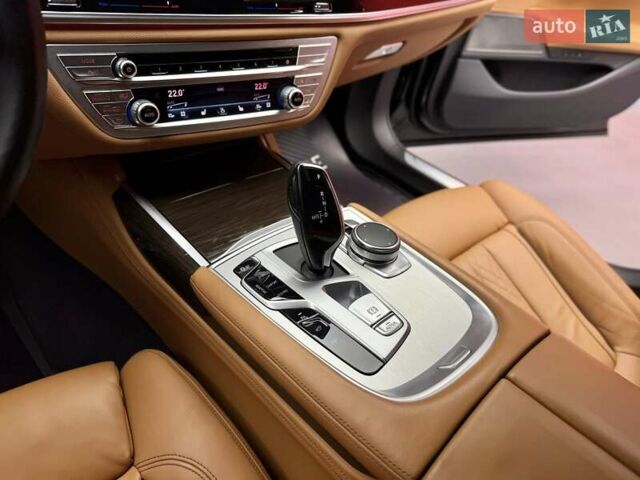 Черный БМВ 7 Серия, объемом двигателя 3 л и пробегом 109 тыс. км за 73900 $, фото 35 на Automoto.ua