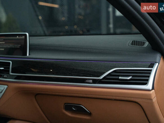 Чорний БМВ 7 Серія, об'ємом двигуна 3 л та пробігом 83 тис. км за 59800 $, фото 39 на Automoto.ua