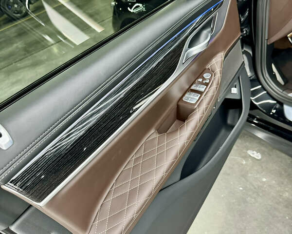 Черный БМВ 7 Серия, объемом двигателя 2.99 л и пробегом 130 тыс. км за 73000 $, фото 32 на Automoto.ua