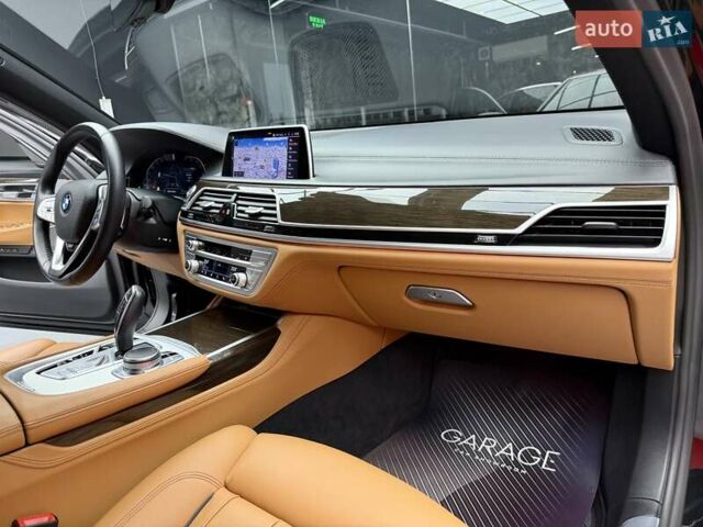 Черный БМВ 7 Серия, объемом двигателя 3 л и пробегом 109 тыс. км за 73900 $, фото 61 на Automoto.ua