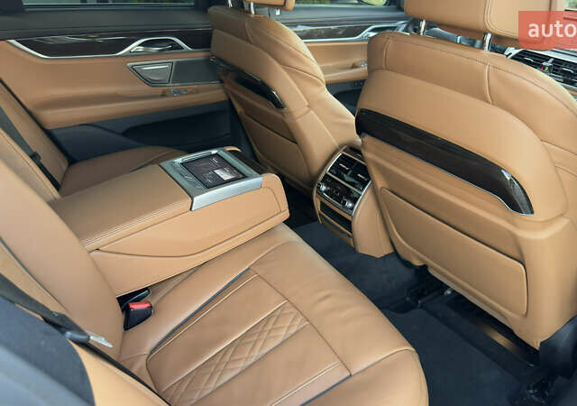 Черный БМВ 7 Серия, объемом двигателя 2.99 л и пробегом 105 тыс. км за 59900 $, фото 13 на Automoto.ua