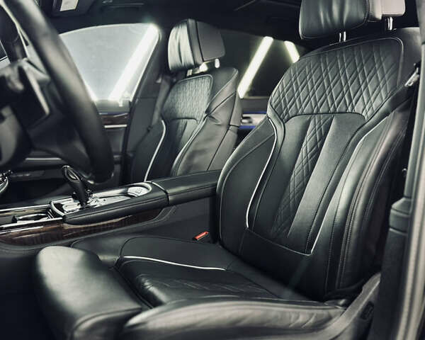 Черный БМВ 7 Серия, объемом двигателя 4.39 л и пробегом 60 тыс. км за 59000 $, фото 33 на Automoto.ua