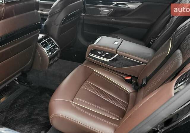 Черный БМВ 7 Серия, объемом двигателя 6.59 л и пробегом 48 тыс. км за 90000 $, фото 15 на Automoto.ua