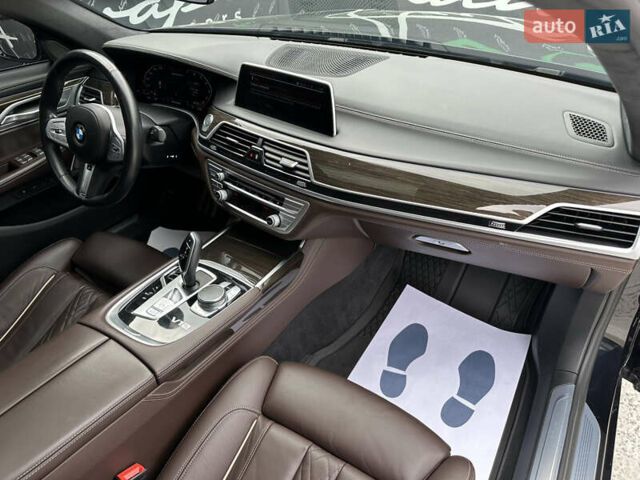 Черный БМВ 7 Серия, объемом двигателя 6.59 л и пробегом 62 тыс. км за 72999 $, фото 32 на Automoto.ua