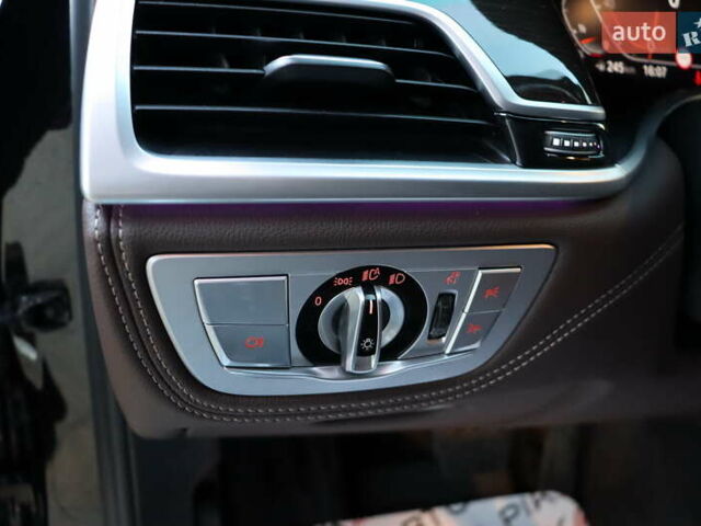 Черный БМВ 7 Серия, объемом двигателя 3 л и пробегом 119 тыс. км за 66900 $, фото 19 на Automoto.ua