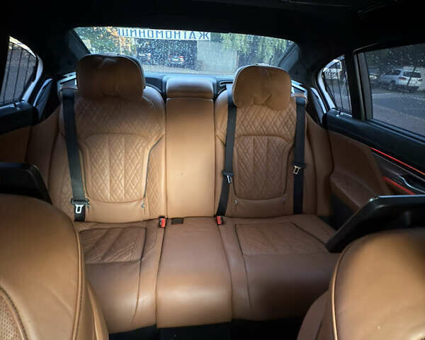 Чорний БМВ 7 Серія, об'ємом двигуна 6.59 л та пробігом 51 тис. км за 75000 $, фото 13 на Automoto.ua