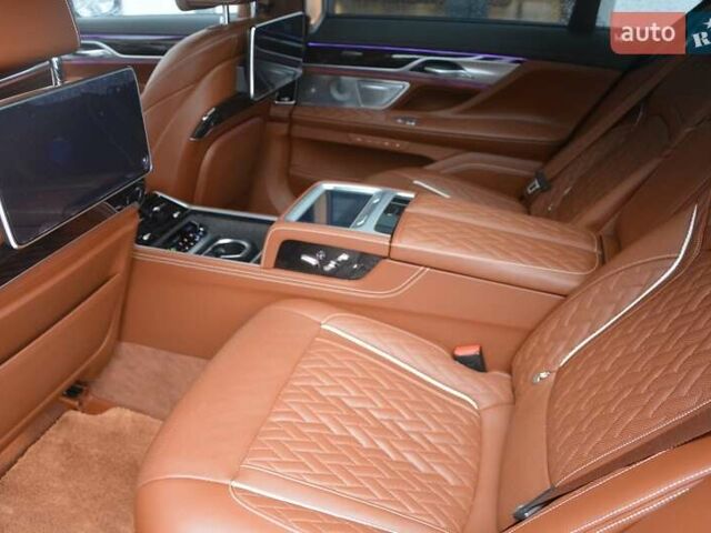 Черный БМВ 7 Серия, объемом двигателя 6.59 л и пробегом 79 тыс. км за 87000 $, фото 5 на Automoto.ua