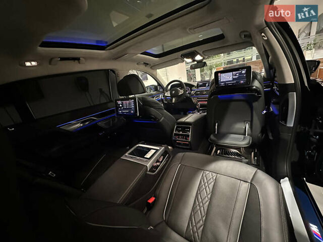 Черный БМВ 7 Серия, объемом двигателя 4.39 л и пробегом 1 тыс. км за 145000 $, фото 36 на Automoto.ua