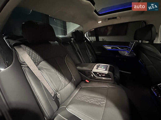 Черный БМВ 7 Серия, объемом двигателя 4.39 л и пробегом 1 тыс. км за 145000 $, фото 40 на Automoto.ua