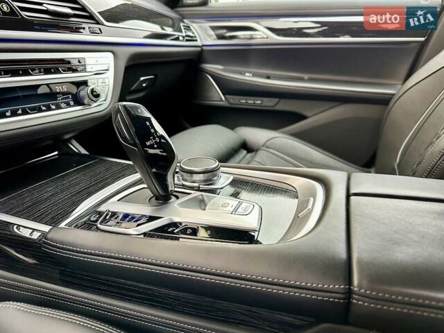 Чорний БМВ 7 Серія, об'ємом двигуна 2.99 л та пробігом 69 тис. км за 74800 $, фото 66 на Automoto.ua