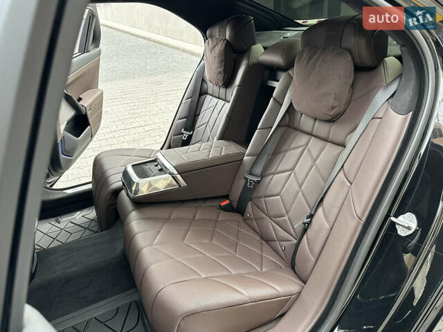 Черный БМВ 7 Серия, объемом двигателя 4.39 л и пробегом 50 тыс. км за 153000 $, фото 49 на Automoto.ua