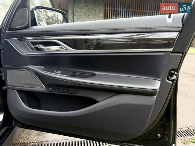 Чорний БМВ 7 Серія, об'ємом двигуна 2.99 л та пробігом 50 тис. км за 76600 $, фото 19 на Automoto.ua