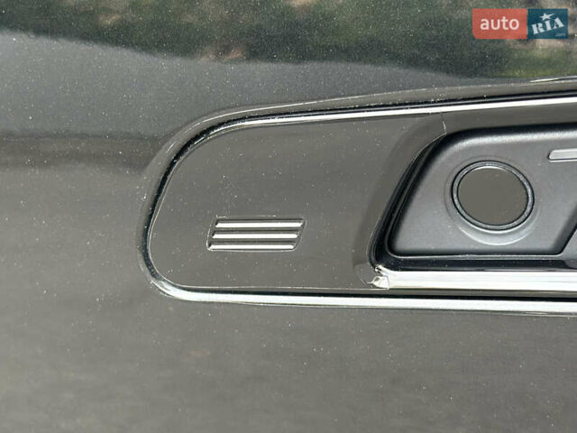 Черный БМВ 7 Серия, объемом двигателя 4.39 л и пробегом 50 тыс. км за 155000 $, фото 31 на Automoto.ua