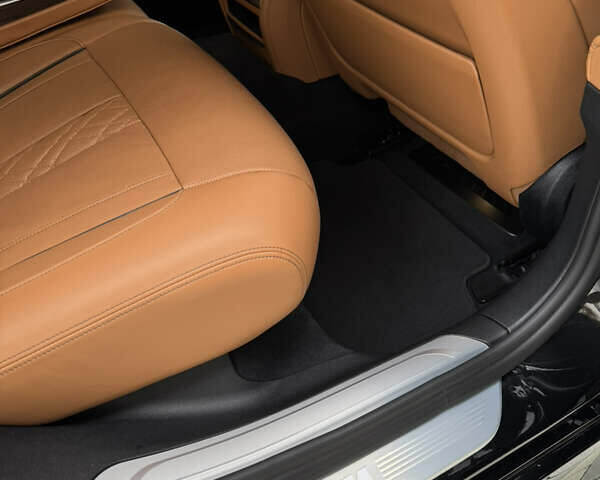 Чорний БМВ 7 Серія, об'ємом двигуна 2.99 л та пробігом 47 тис. км за 84000 $, фото 83 на Automoto.ua