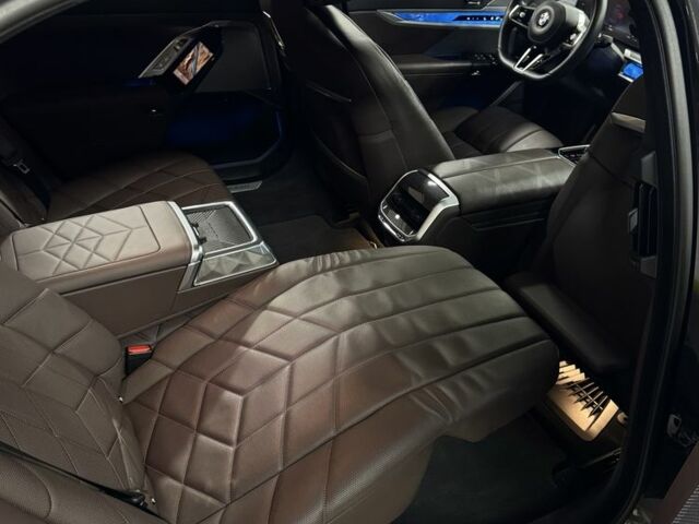 Чорний БМВ 7 Серія, об'ємом двигуна 4.4 л та пробігом 50 тис. км за 153000 $, фото 6 на Automoto.ua