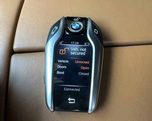 Чорний БМВ 7 Серія, об'ємом двигуна 2.99 л та пробігом 47 тис. км за 84000 $, фото 97 на Automoto.ua