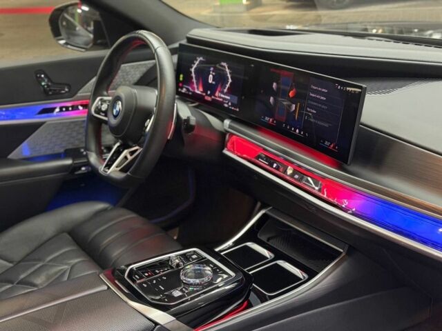 Черный БМВ 7 Серия, объемом двигателя 4.4 л и пробегом 37 тыс. км за 117000 $, фото 5 на Automoto.ua