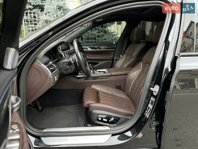 Черный БМВ 7 Серия, объемом двигателя 6.59 л и пробегом 95 тыс. км за 75000 $, фото 17 на Automoto.ua