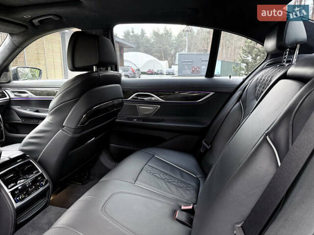 Чорний БМВ 7 Серія, об'ємом двигуна 2.99 л та пробігом 50 тис. км за 76600 $, фото 23 на Automoto.ua