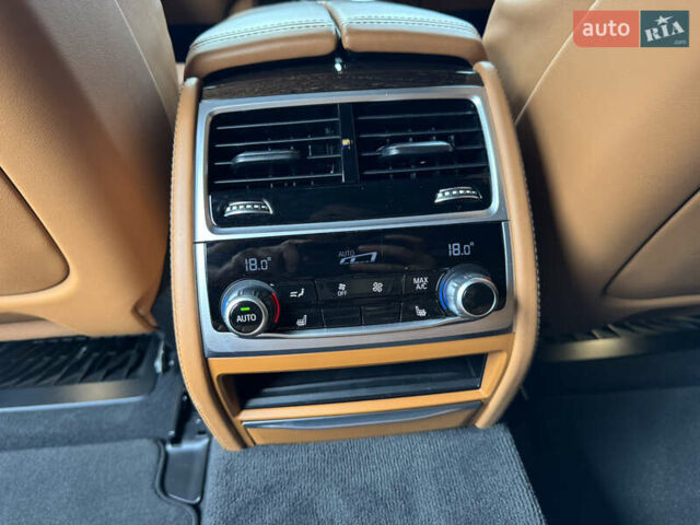 Чорний БМВ 7 Серія, об'ємом двигуна 2.99 л та пробігом 47 тис. км за 84000 $, фото 62 на Automoto.ua