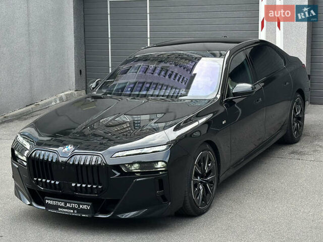 Черный БМВ 7 Серия, объемом двигателя 4.39 л и пробегом 50 тыс. км за 153000 $, фото 6 на Automoto.ua