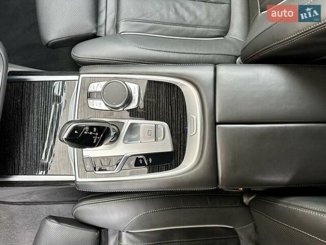 Чорний БМВ 7 Серія, об'ємом двигуна 2.99 л та пробігом 69 тис. км за 74800 $, фото 65 на Automoto.ua