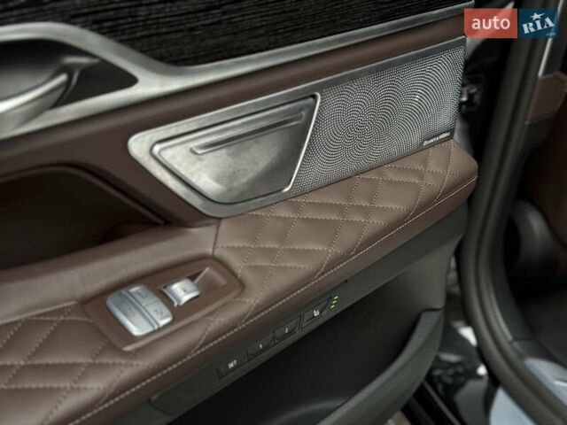 Черный БМВ 7 Серия, объемом двигателя 6.59 л и пробегом 95 тыс. км за 75000 $, фото 49 на Automoto.ua