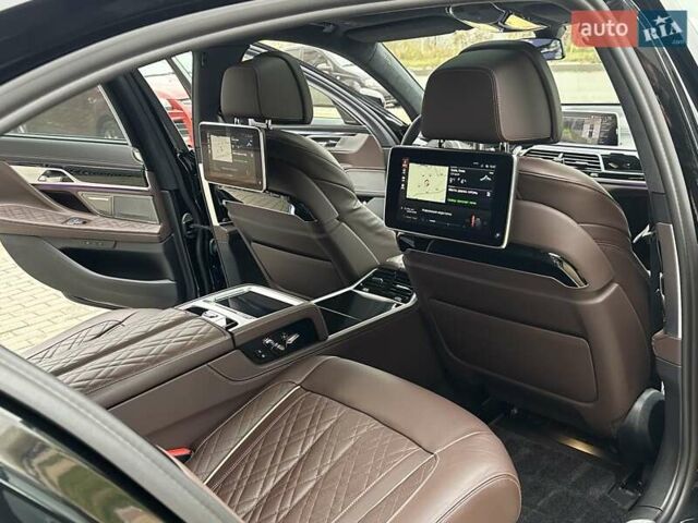 Чорний БМВ 7 Серія, об'ємом двигуна 2.99 л та пробігом 19 тис. км за 91700 $, фото 55 на Automoto.ua