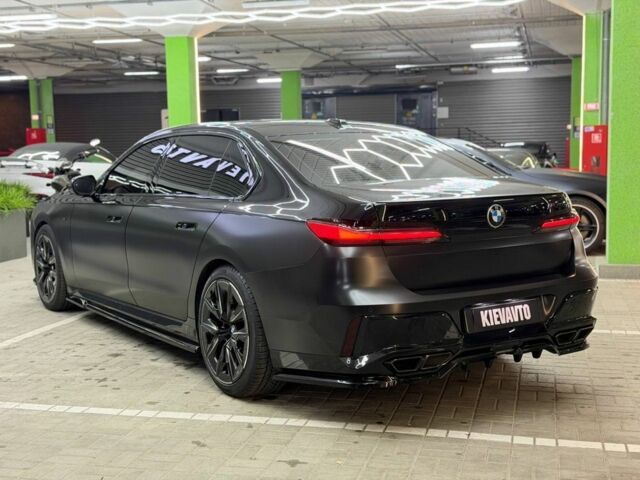 Черный БМВ 7 Серия, объемом двигателя 4.4 л и пробегом 37 тыс. км за 117000 $, фото 3 на Automoto.ua